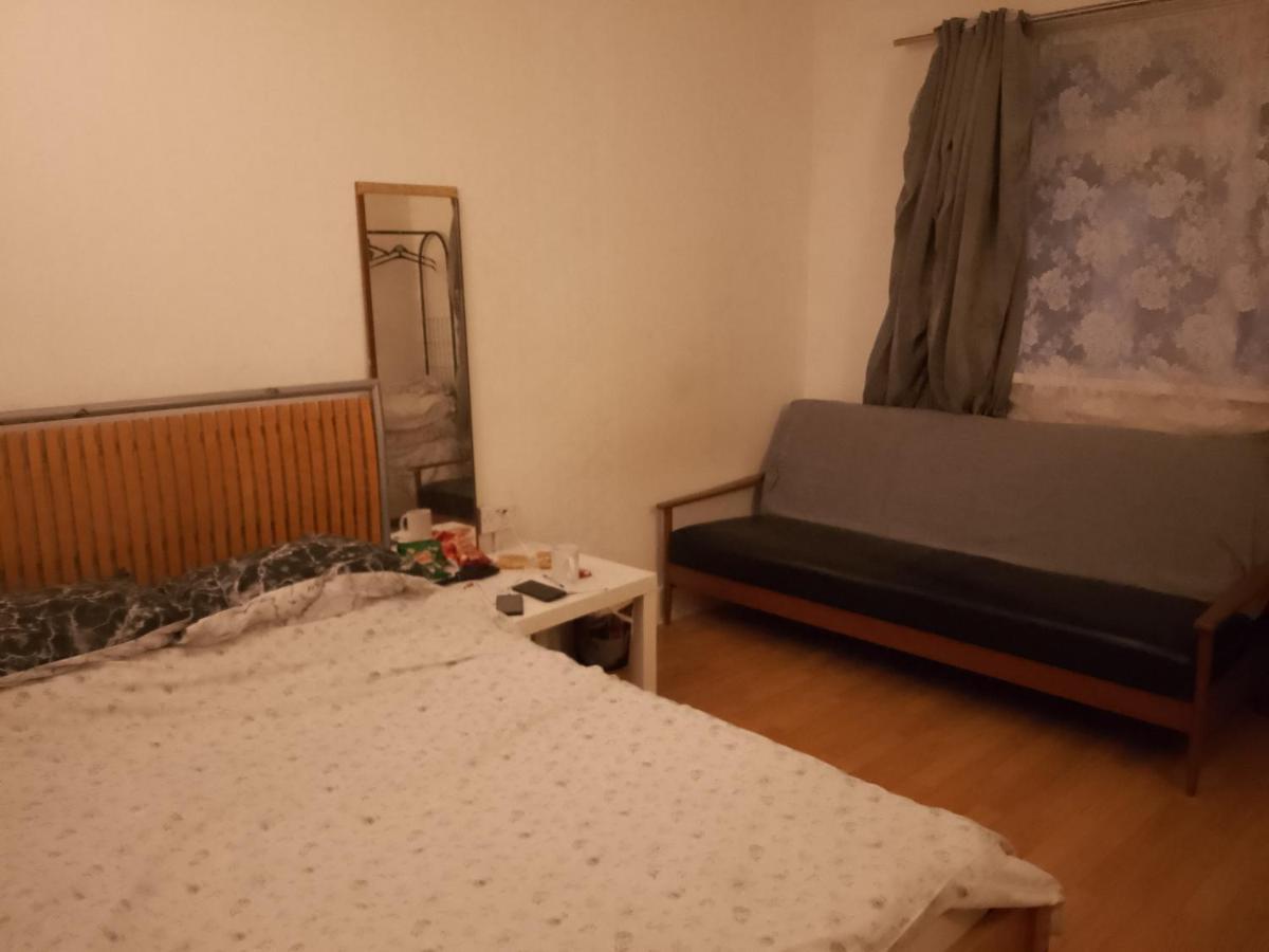 Private Rooms In 3 Bedroom Flat!! London Ngoại thất bức ảnh